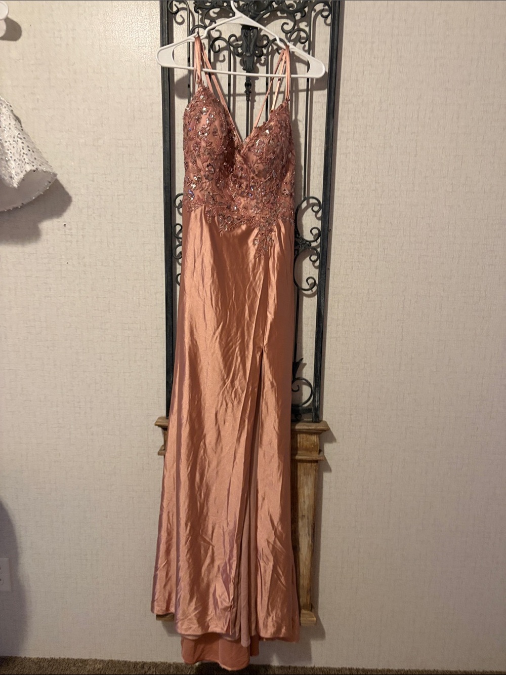 Elegant Rose Gold Embellished Spaghetti-Strap Prom Dress